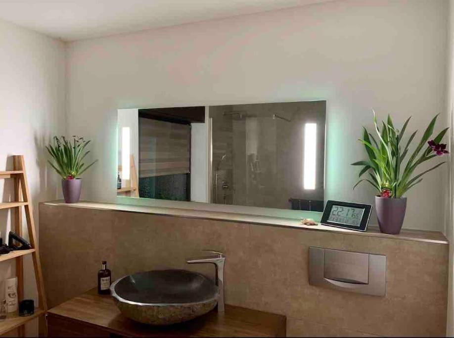 Moderne Ferienwohnung In Bester Lage! 바트헤른알브 외부 사진