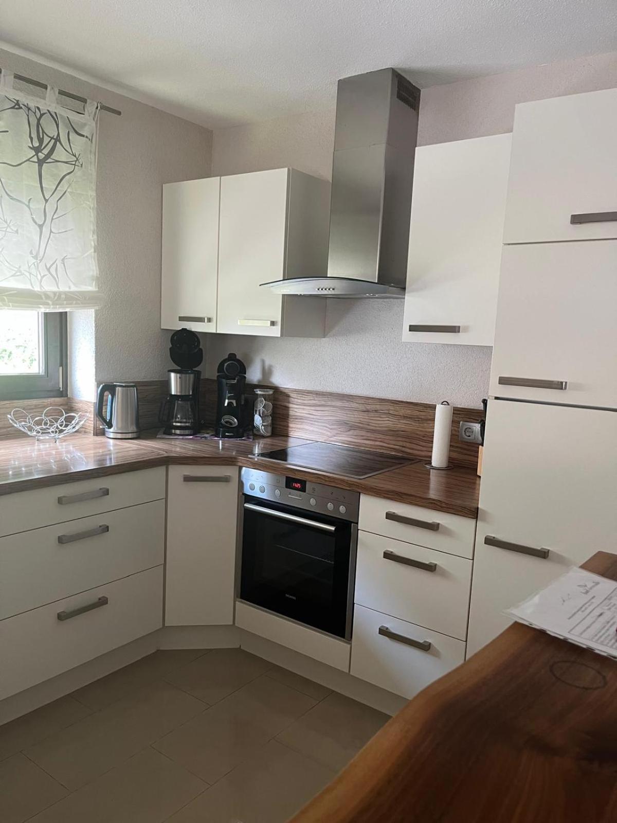 Moderne Ferienwohnung In Bester Lage! 바트헤른알브 외부 사진